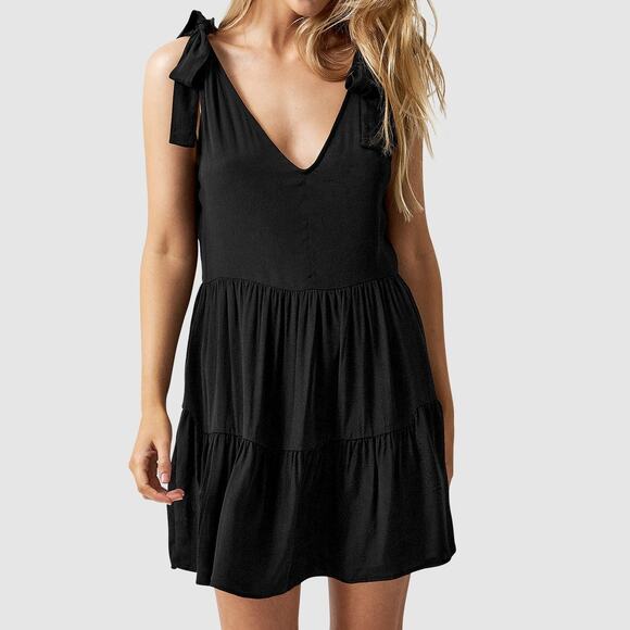 NEW Une Piece Womens Black Tiered V-Neck Mini Swing Dress 8 Flowy Fit - Picture 2 of 10